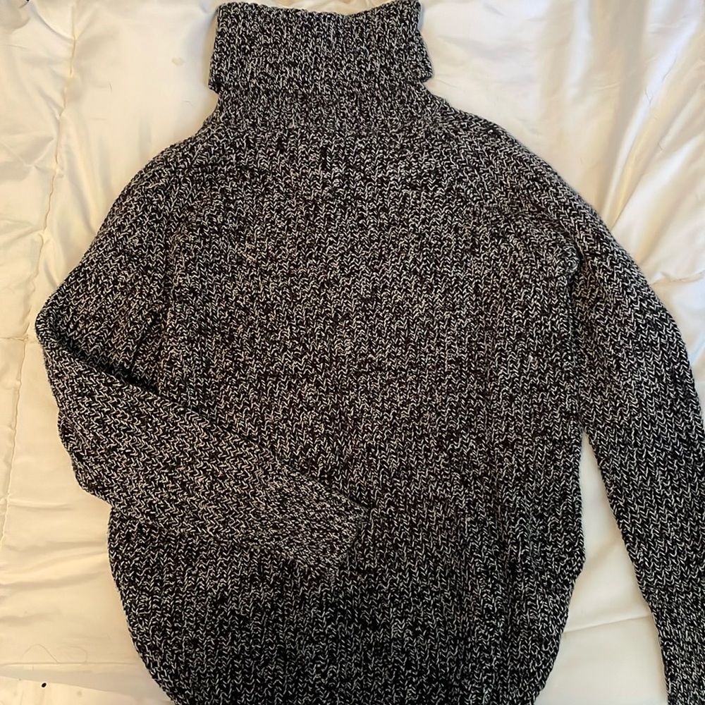 Knitted Turtleneck sweater
